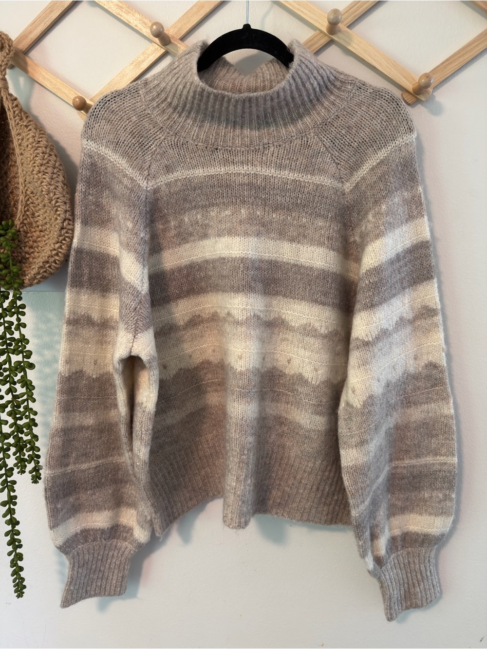 Abercrombie & Fitch Mock Neck Sweater XL Taupe Ivory Striped